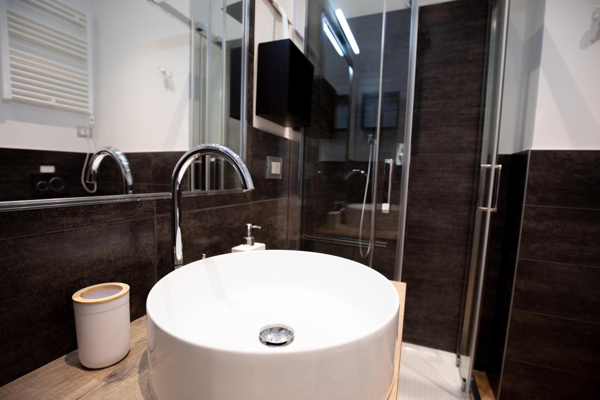 Vinhome Bilocale Con Garage Privato Alba Centro ภายนอก รูปภาพ