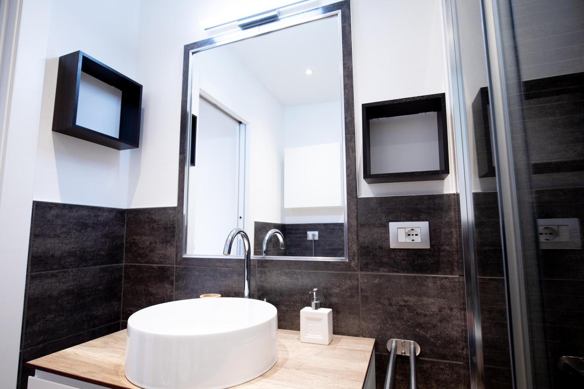 Vinhome Bilocale Con Garage Privato Alba Centro ภายนอก รูปภาพ