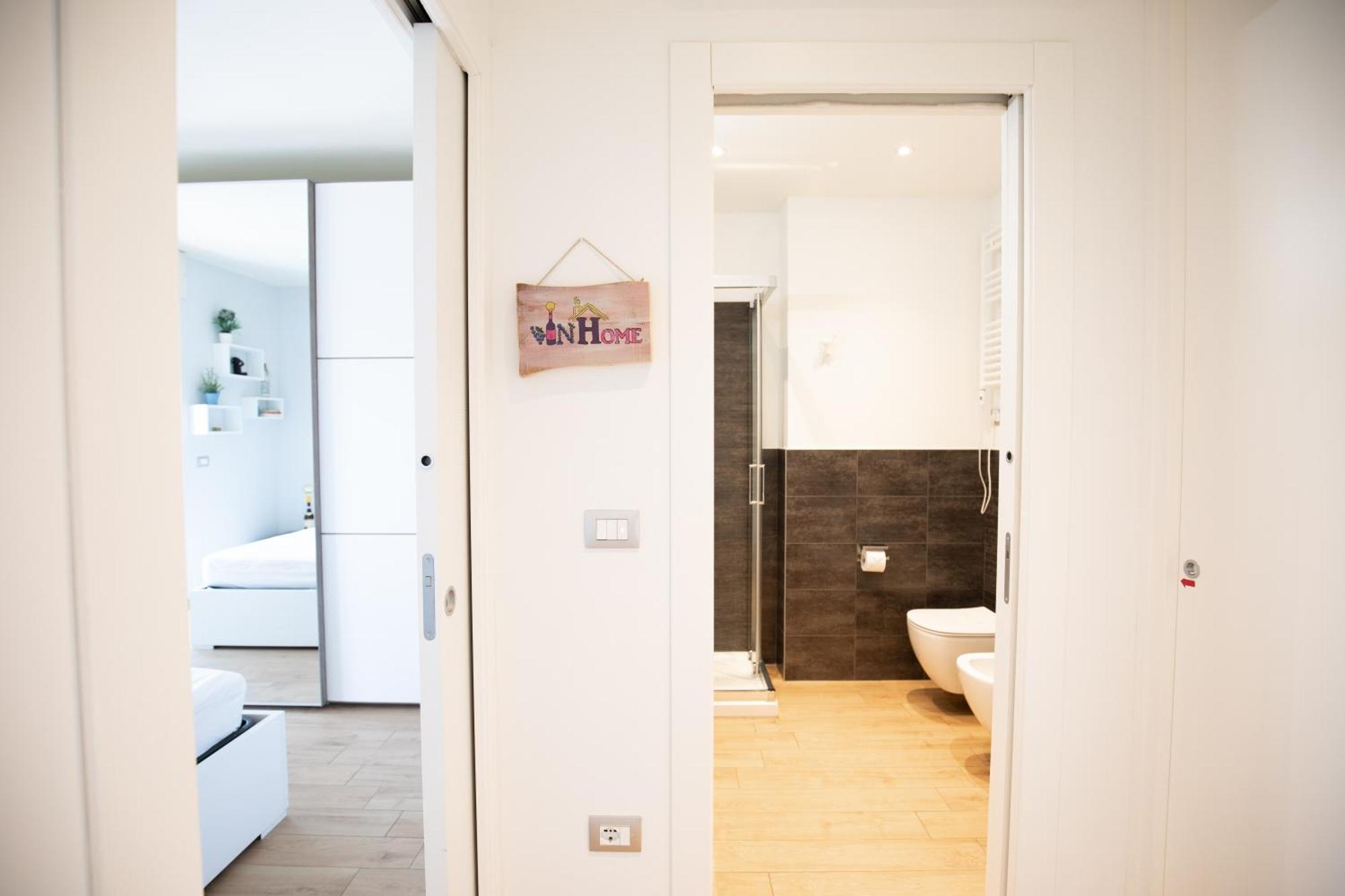 Vinhome Bilocale Con Garage Privato Alba Centro ภายนอก รูปภาพ