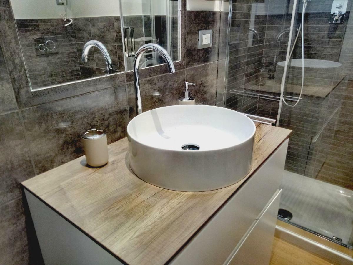 Vinhome Bilocale Con Garage Privato Alba Centro ภายนอก รูปภาพ